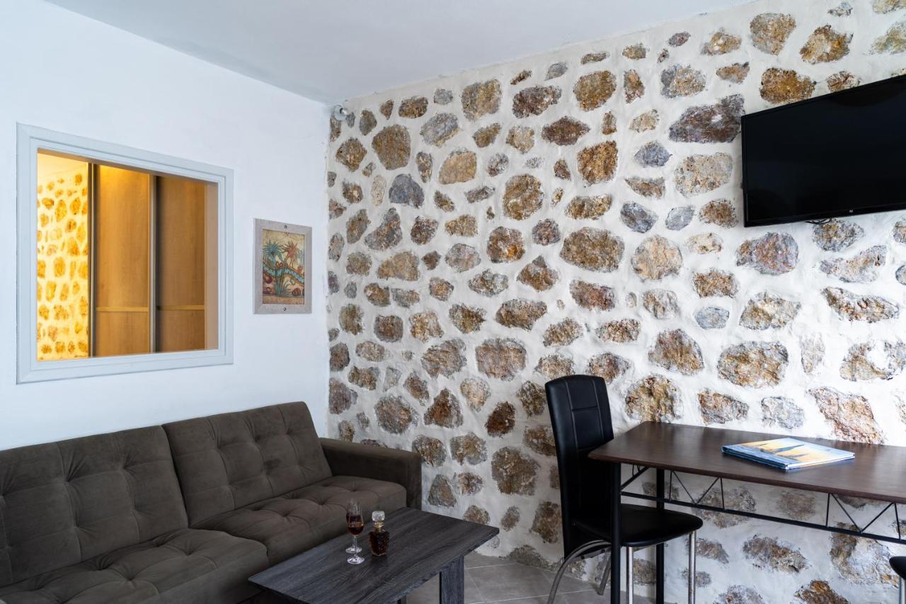 Aroma Cavas Apartment Pyrgos Kallistis Exterior photo