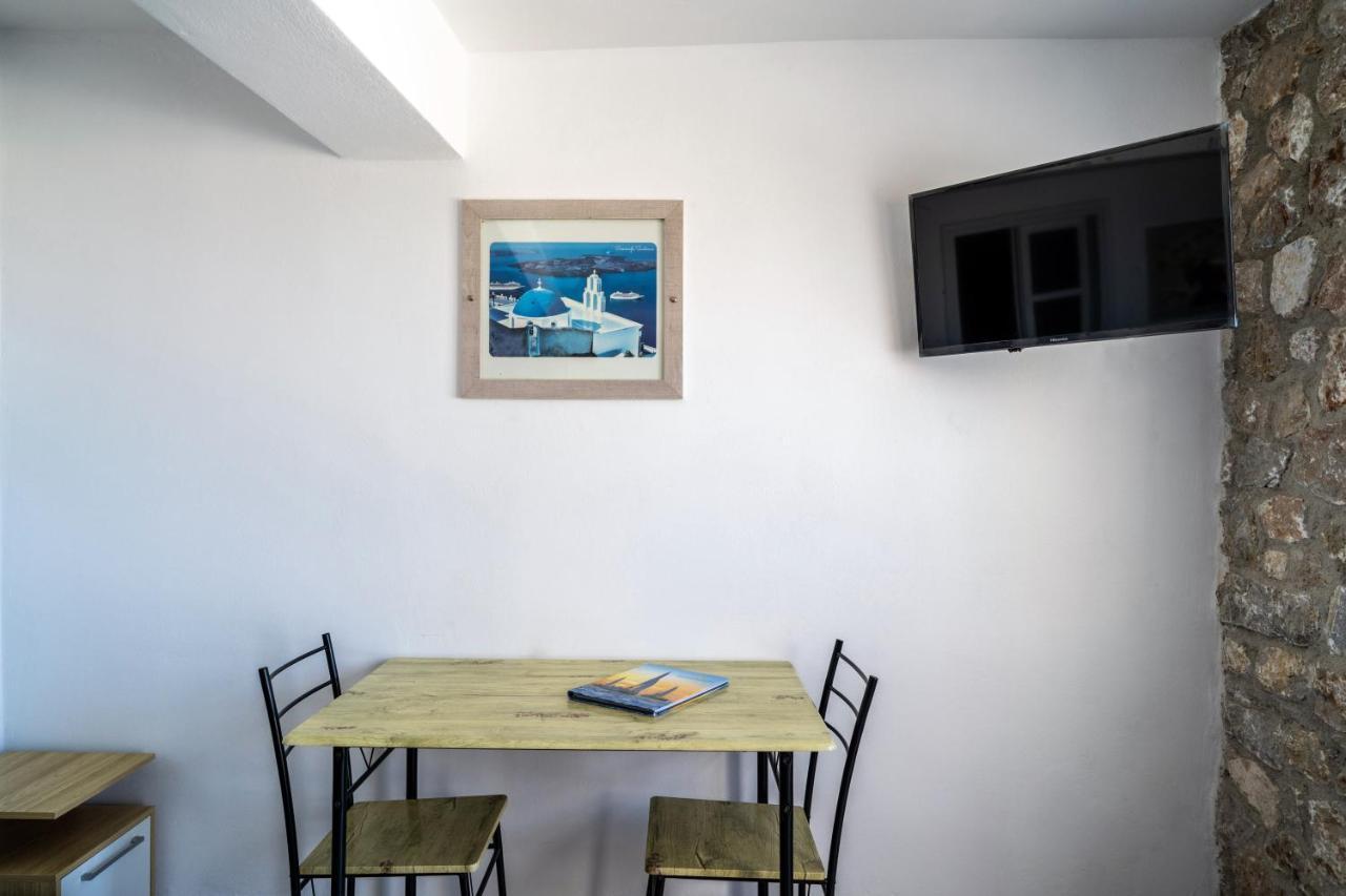 Aroma Cavas Apartment Pyrgos Kallistis Exterior photo
