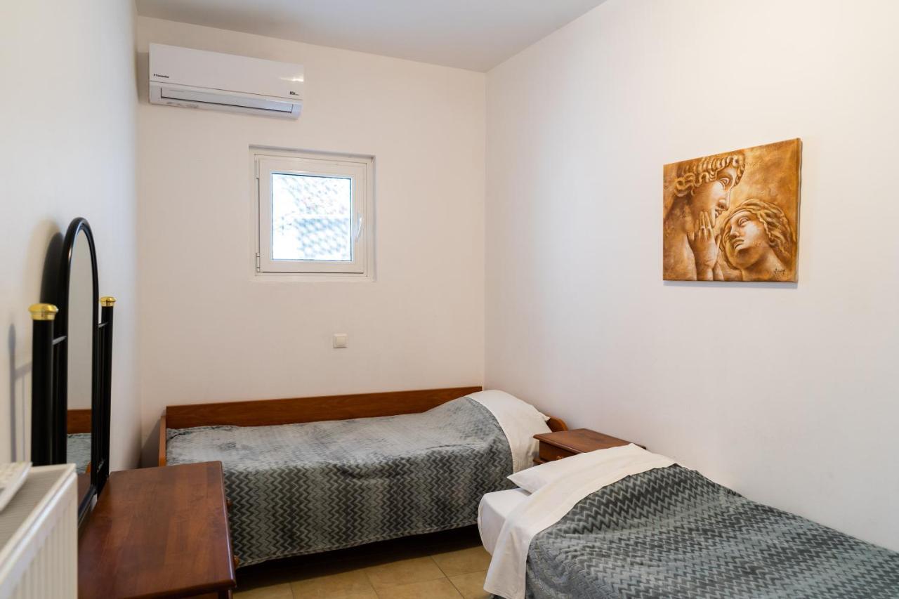 Aroma Cavas Apartment Pyrgos Kallistis Exterior photo