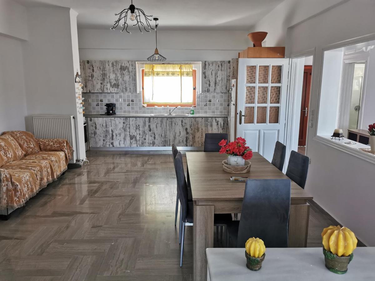 Aroma Cavas Apartment Pyrgos Kallistis Exterior photo