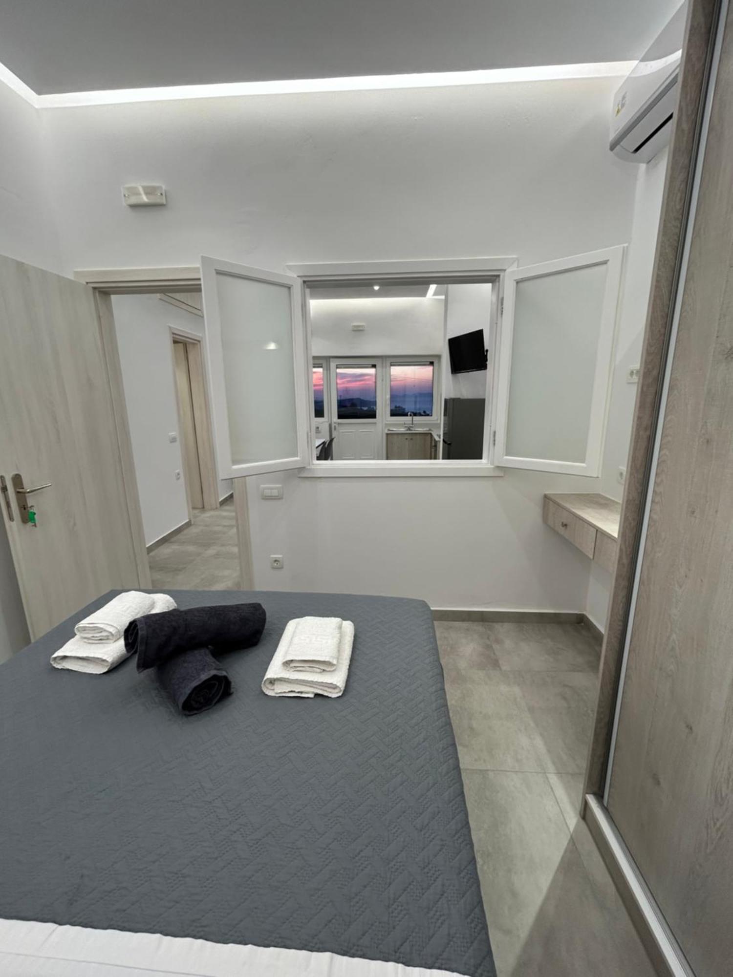 Aroma Cavas Apartment Pyrgos Kallistis Exterior photo